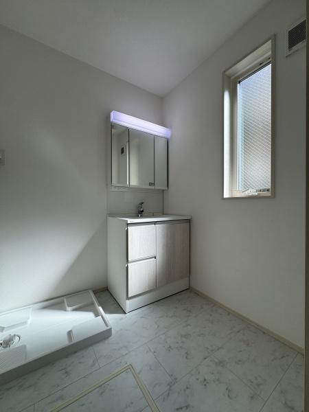 _ސ쌧lsR3ڂ̐VzˌĂ̐ʑEʏ