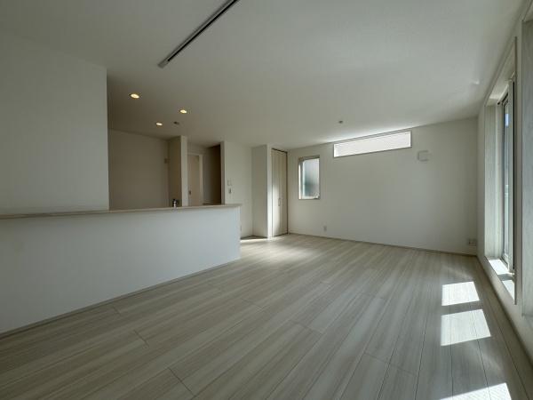 _ސ쌧lsR3ڂ̐VzˌẴrO