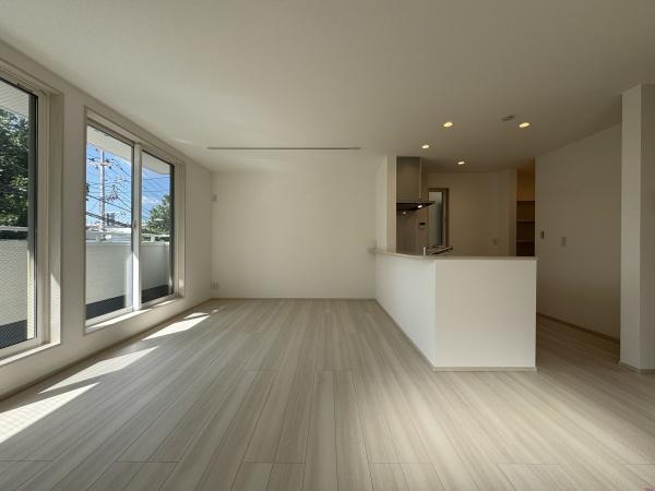 _ސ쌧lsR3ڂ̐VzˌẴrO