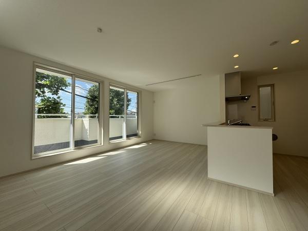 _ސ쌧lsR3ڂ̐VzˌẴrO