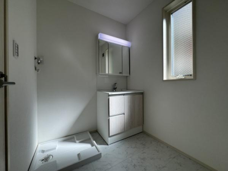 _ސ쌧lsR3ڂ̐VzˌĂ̐ʑEʏ