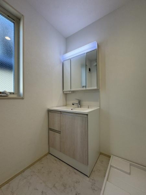 _ސ쌧lsR3ڂ̐VzˌĂ̐ʑEʏ