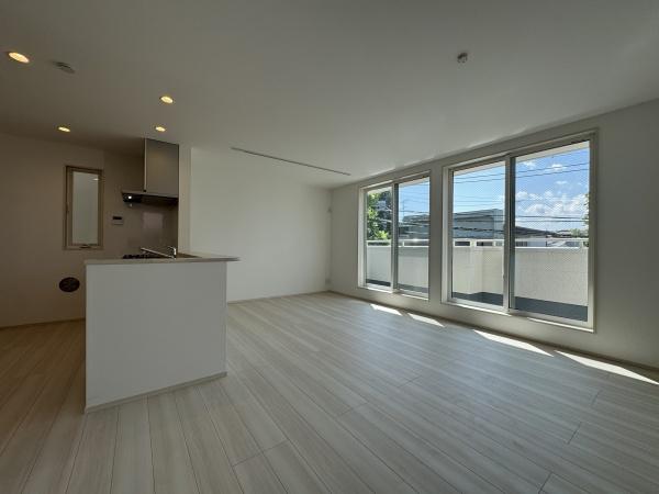 _ސ쌧lsR3ڂ̐VzˌẴrO