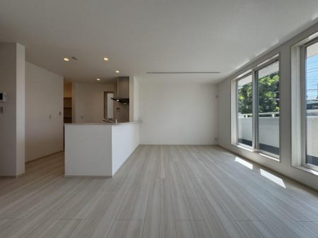 _ސ쌧lsR3ڂ̐VzˌẴrO