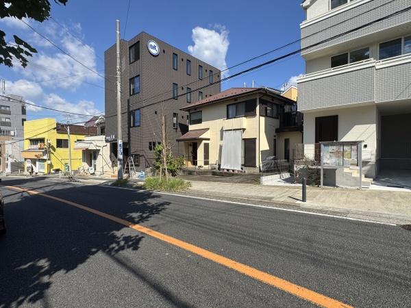 _ސ쌧lsR3ڂ̐VzˌĂ̑OʓH܂ތnʐ^