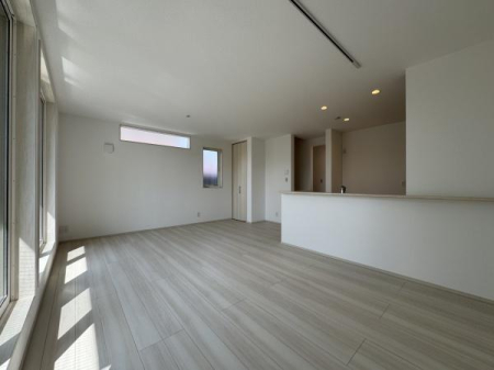 _ސ쌧lsR3ڂ̐VzˌẴrO