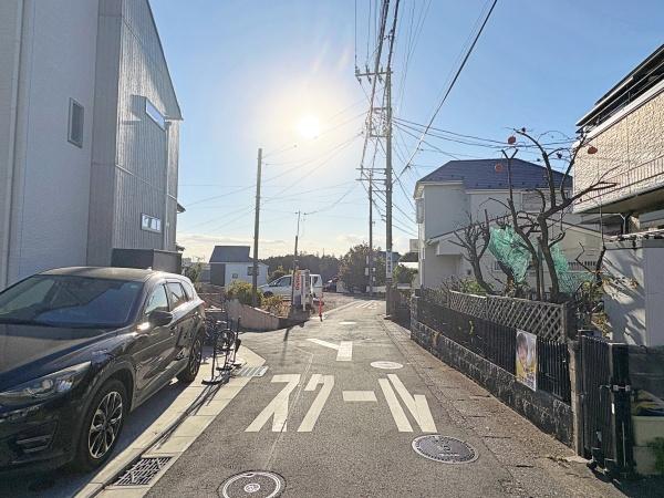 �_�ސ쌧���l�s���J�戢�v�a��2���ڂ̓y�n�̑O�ʓ��H�܂ތ��n�ʐ^