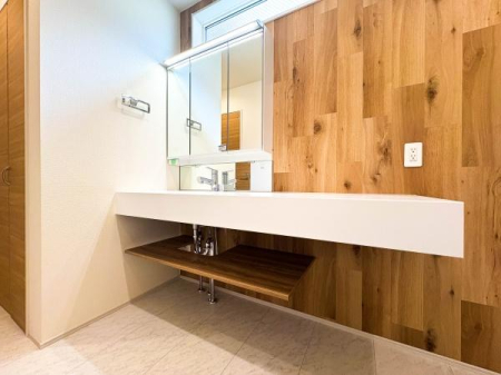 _ސ쌧lsߌ4ڂ̐VzˌĂ̐ʑEʏ