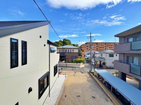 �_�ސ쌧���l�s�`�������R1���ڂ̐V�z��ˌ��Ă̏Z�˂���̒��]�ʐ^