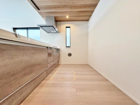 �_�ސ쌧���l�s�`�������R1���ڂ̐V�z��ˌ��ẴL�b�`��