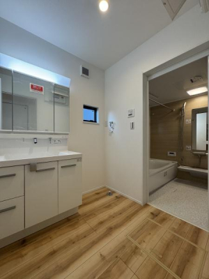 _ސ쌧ls扪Ò̐VzˌĂ̐ʑEʏ