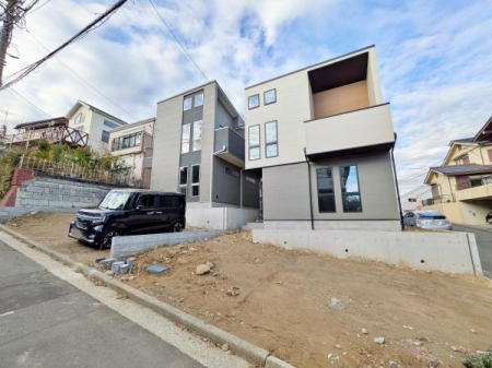 �_�ސ쌧���l�s�����x����1���ڂ̐V�z��ˌ��Ă̌��n�O�ώʐ^