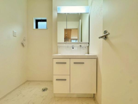 _ސ쌧sC6ڂ̐VzˌĂ̐ʑEʏ