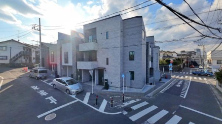 �_�ސ쌧���l�s�΋撷�Óc�݂Ȃݑ�7���ڂ̐V�z��ˌ��Ă̑O�ʓ��H�܂ތ��n�ʐ^