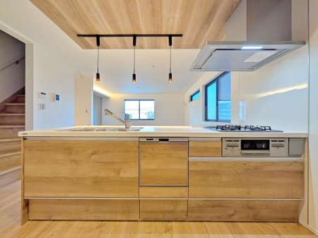 �_�ސ쌧���l�s�΋撷�Óc�݂Ȃݑ�7���ڂ̐V�z��ˌ��ẴL�b�`��