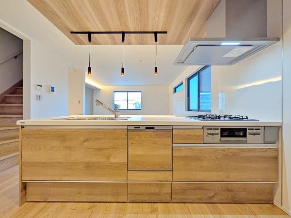 �_�ސ쌧���l�s�΋撷�Óc�݂Ȃݑ�7���ڂ̐V�z��ˌ��ẴL�b�`��