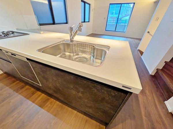 �_�ސ쌧���l�s�΋撷�Óc�݂Ȃݑ�7���ڂ̐V�z��ˌ��ẴL�b�`��