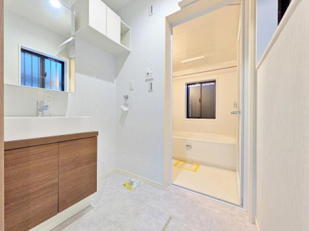 _ސ쌧qsK2ڂ̒ÈˌĂ̐ʑEʏ