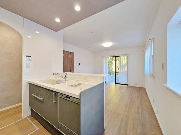 _ސ쌧qsK2ڂ̒ÈˌẴrO