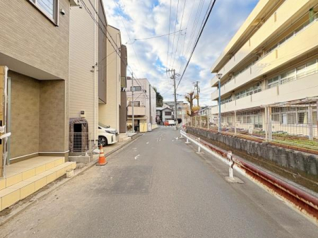 �_�ސ쌧���l�s��q��v�ؒ��̐V�z��ˌ��Ă̑O�ʓ��H�܂ތ��n�ʐ^