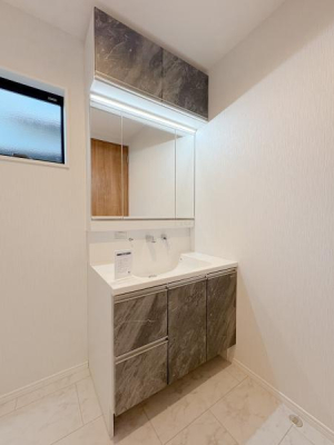 _ސ쌧ls捂M2ڂ̐VzˌĂ̐ʑEʏ