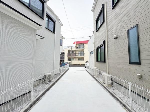 �_�ސ쌧���l�s�������򒬂̐V�z��ˌ��Ă̒��ԏ�