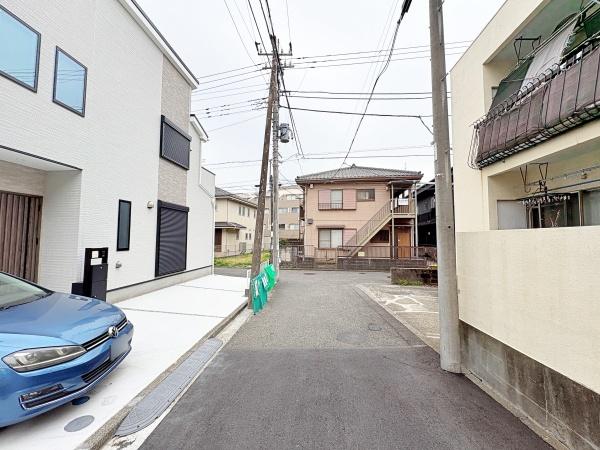 �_�ސ쌧���l�s�������򒬂̐V�z��ˌ��Ă̑O�ʓ��H�܂ތ��n�ʐ^