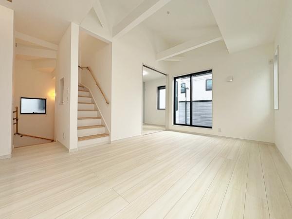 �_�ސ쌧���l�s�������򒬂̐V�z��ˌ��Ẵ��r���O