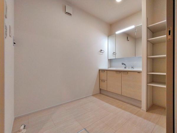 _ސ쌧͌sLX3ڂ̐VzˌĂ̐ʑEʏ