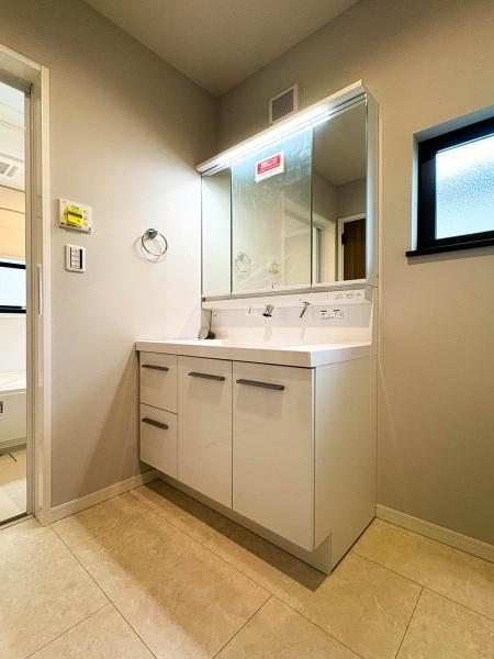 _ސ쌧lshbPJ1ڂ̐VzˌĂ̐ʑEʏ