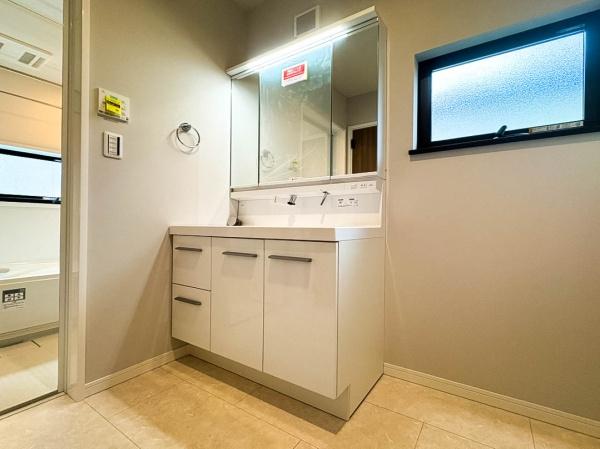 _ސ쌧lshbPJ1ڂ̐VzˌĂ̐ʑEʏ