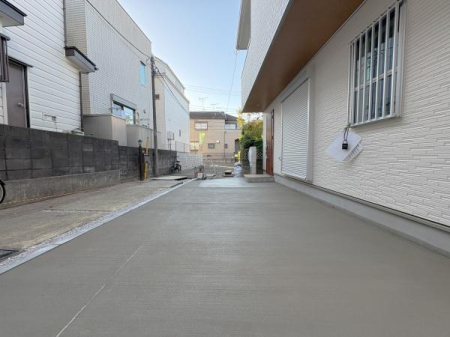 _ސ쌧lss}rӒ̐VzˌĂ̑OʓH܂ތnʐ^