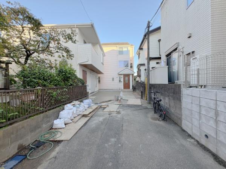 _ސ쌧lss}rӒ̐VzˌĂ̑OʓH܂ތnʐ^