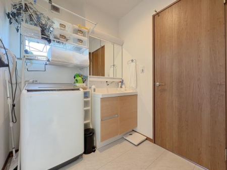 scs1ڂ̒ÈˌĂ̐ʑEʏ