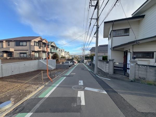 �_�ސ쌧���l�s��撆��3���ڂ̓y�n�̑O�ʓ��H�܂ތ��n�ʐ^