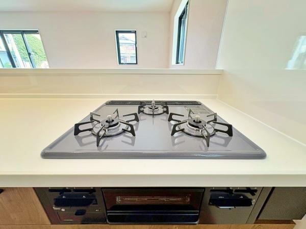 �_�ސ쌧��a�s���c5���ڂ̐V�z��ˌ��ẴL�b�`��