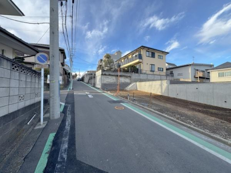 �_�ސ쌧���l�s��撆��3���ڂ̓y�n�̑O�ʓ��H�܂ތ��n�ʐ^