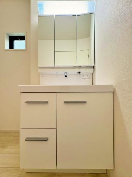 _ސ쌧asc5ڂ̐VzˌĂ̐ʑEʏ