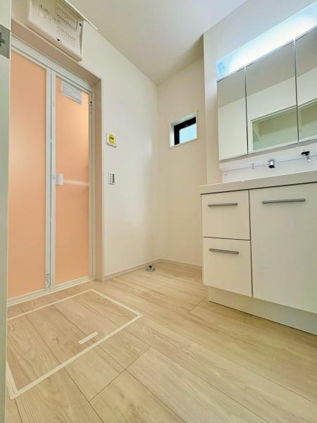 _ސ쌧asc5ڂ̐VzˌĂ̐ʑEʏ