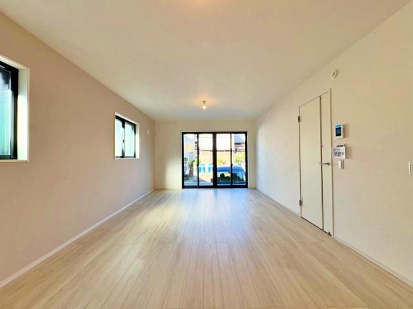 _ސ쌧asc5ڂ̐VzˌẴrO