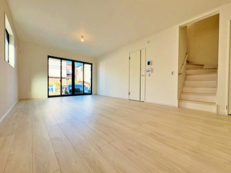 _ސ쌧asc5ڂ̐VzˌẴrO