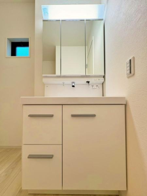 _ސ쌧asc5ڂ̐VzˌĂ̐ʑEʏ