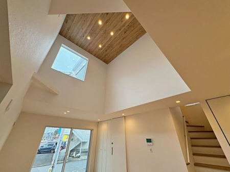 �_�ސ쌧����s���̐V�z��ˌ��Ẵ��r���O