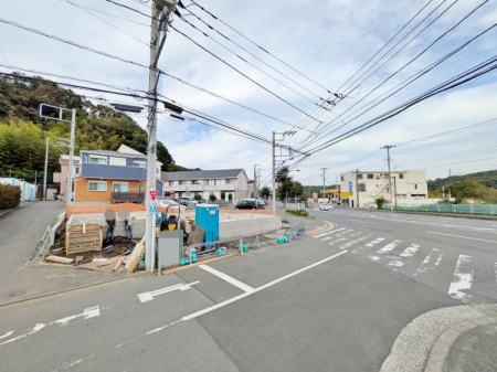 _ސ쌧s̐VzˌĂ̑OʓH܂ތnʐ^