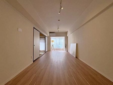 �_�ސ쌧���l�s����V�R��3���ڂ̒��Ã}���V�����̃��r���O