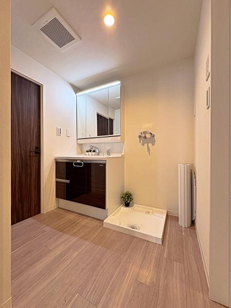 �_�ސ쌧���l�s����V�R��3���ڂ̒��Ã}���V�����̃��r���O