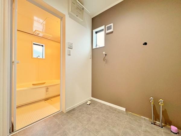 _ސ쌧s{O搛2ڂ̒ÈˌĂ̐ʑEʏ