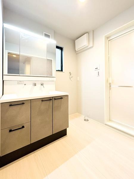 _ސ쌧lsߌߌ5ڂ̐VzˌĂ̐ʑEʏ