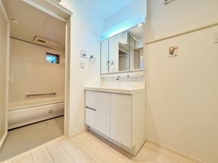 _ސ쌧sKÎs1ڂ̒ÈˌĂ̐ʑEʏ