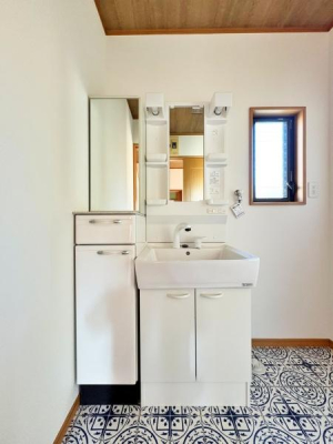 _ސ쌧ls_ސ攒̒ÈˌĂ̐ʑEʏ